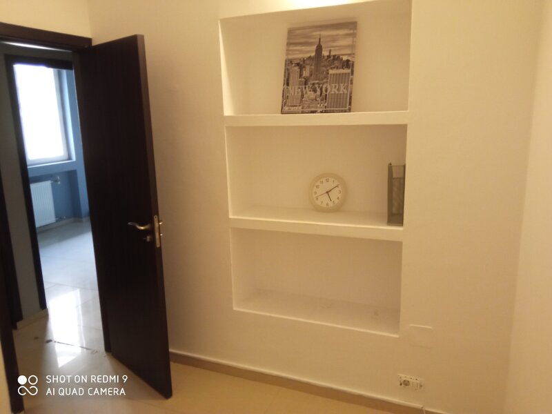 Universitate, ultracentral,